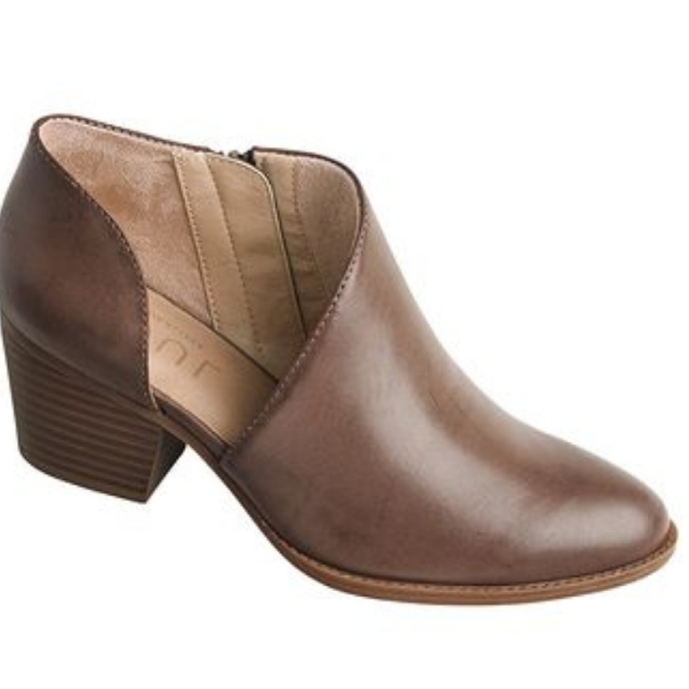 NWOT! Cutout bootie